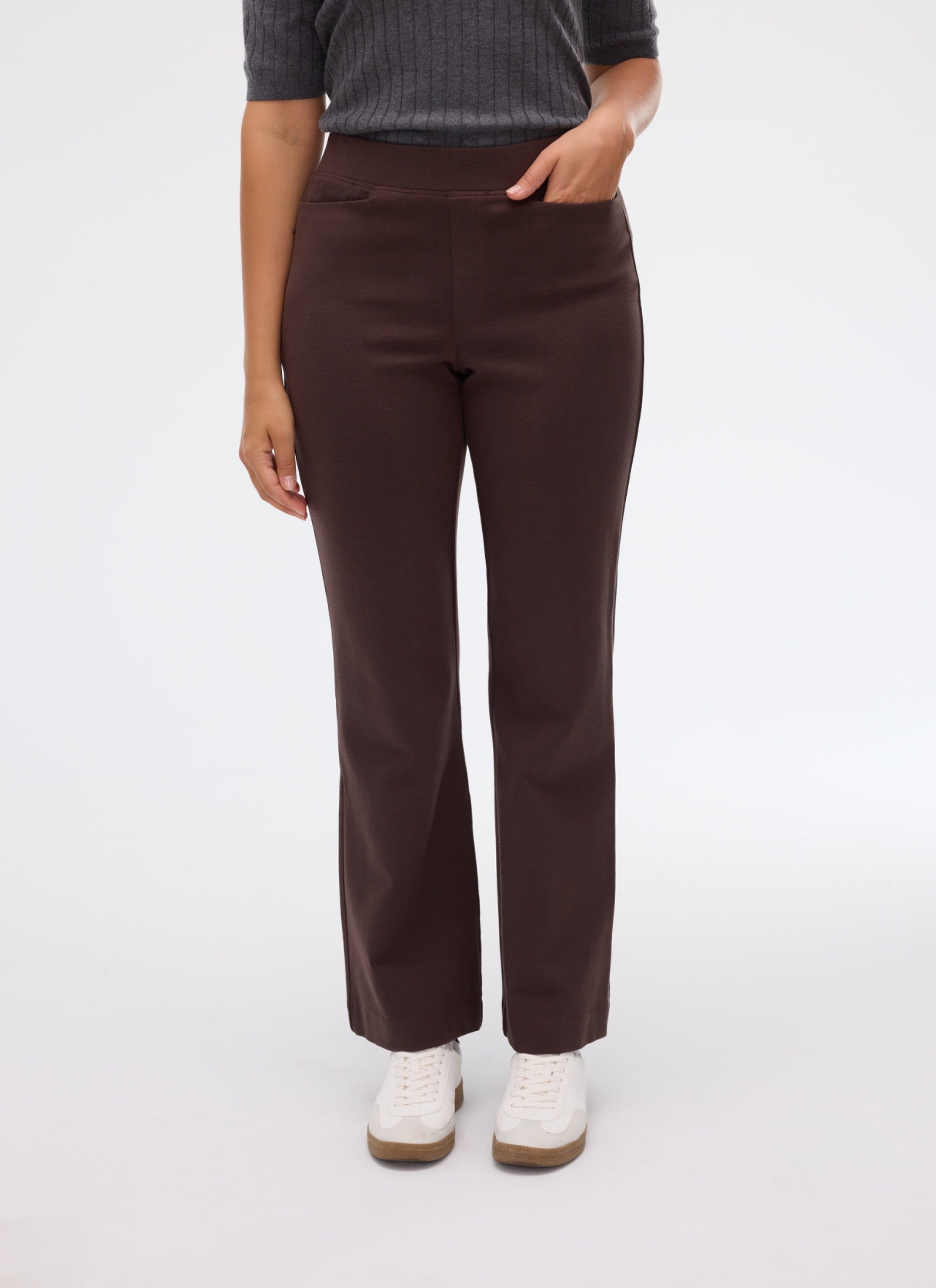 AELDEN Flare Pants