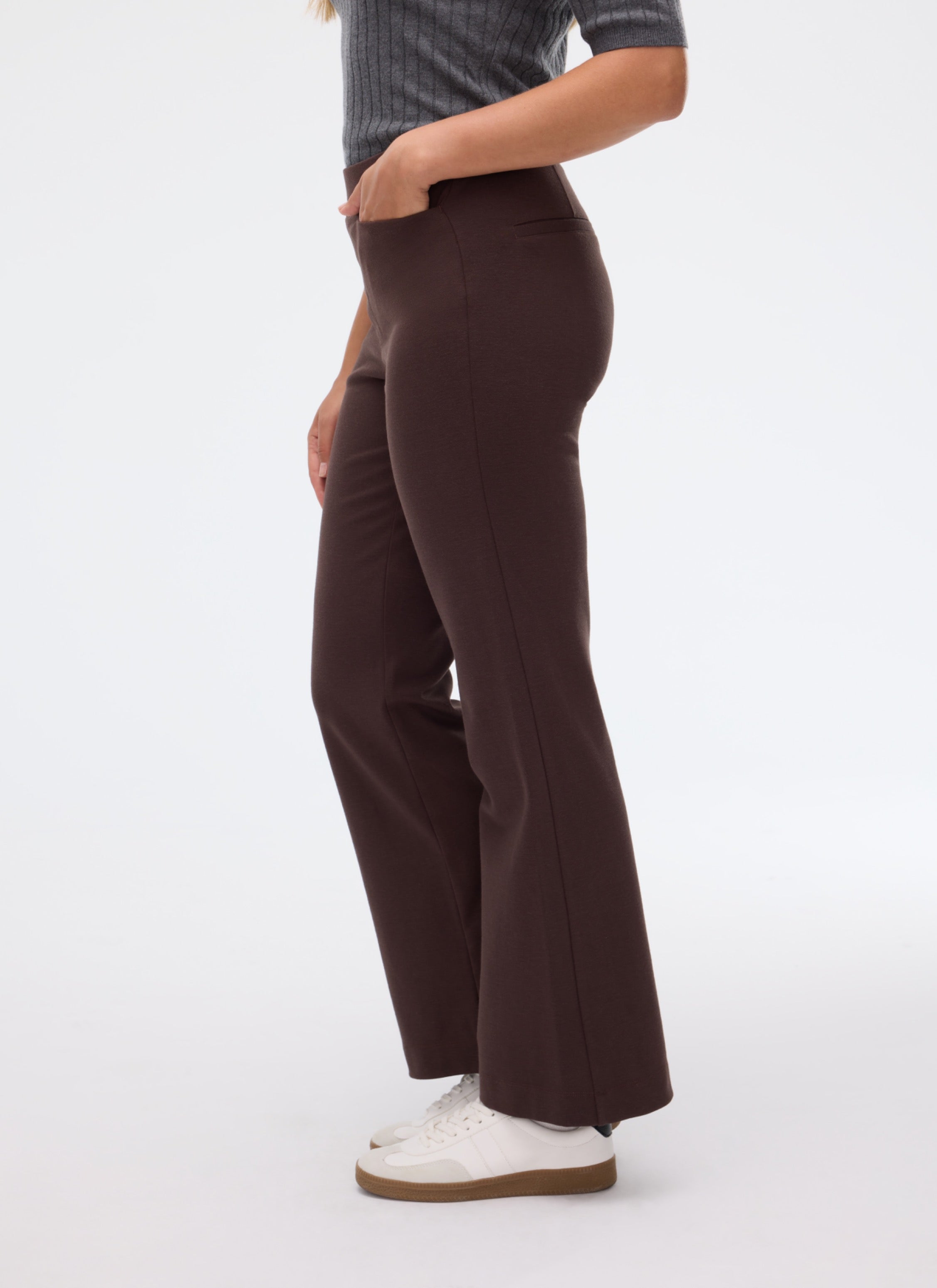 AELDEN Flare Pants