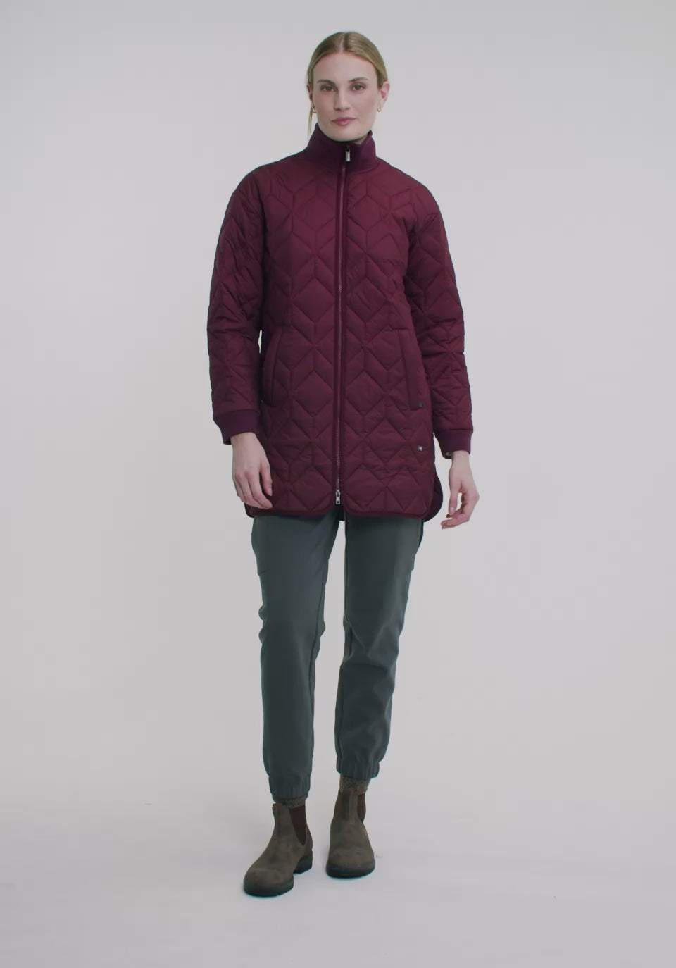 Load video: Manteau Kelso  – vue modèle en mouvement, FIG Clothing